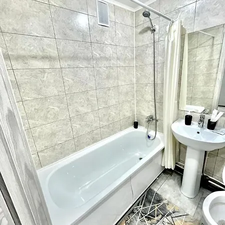 1 Комнатная Квартира Посуточно Uralsk Dış mekan fotoğraf